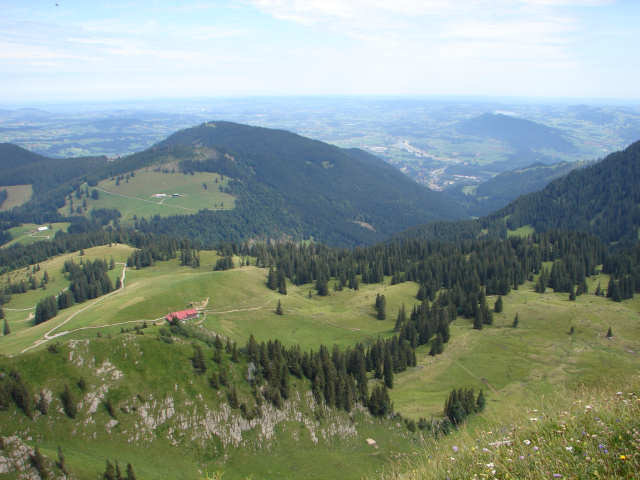 Blick vom Stuiben aufs Horn, vorne die Alpe Gund